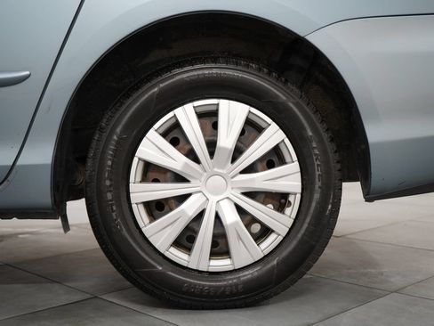 Used 2004 Toyota Sienna LE w/ LE Pkg 1 FWD image 34