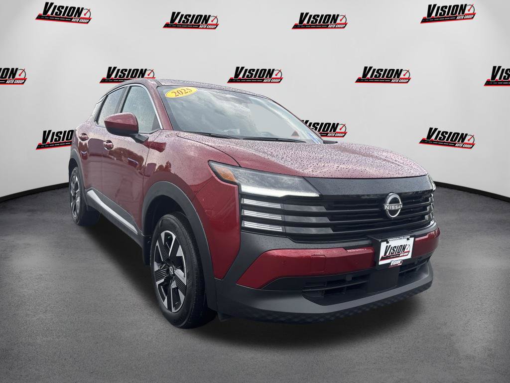 Used 2025 Nissan Kicks SV AWD/4WD image 3