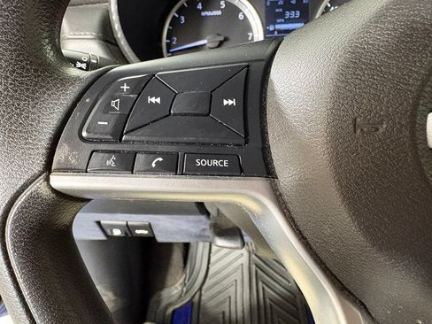 Used 2022 Nissan Versa S FWD image 23