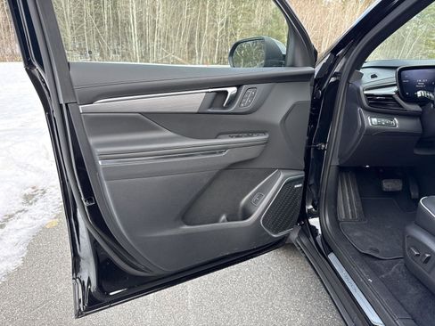 New 2026 Buick Enclave Preferred w/ Power Package image 15