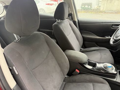 Used 2017 Nissan Leaf SV w/ Premium Package image 19