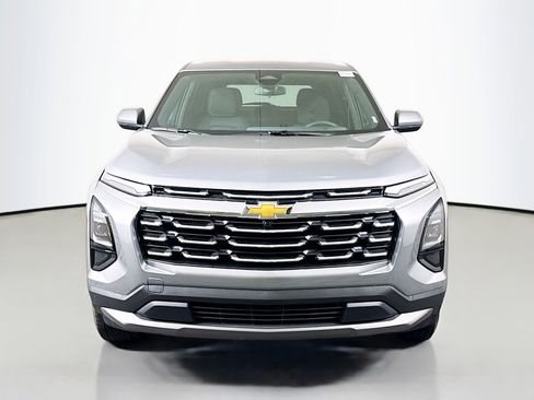 Used 2026 Chevrolet Equinox LT FWD image 2
