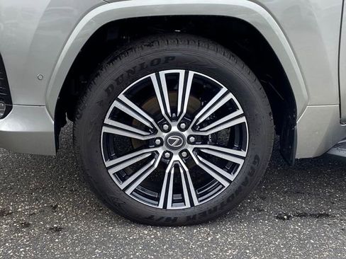 New 2025 Lexus LX 700h Luxury w/ Accessory Package (Z1) image 8