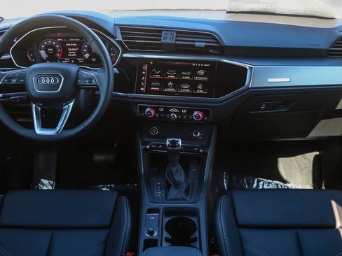 New 2025 Audi Q3 2.0T Premium image 17