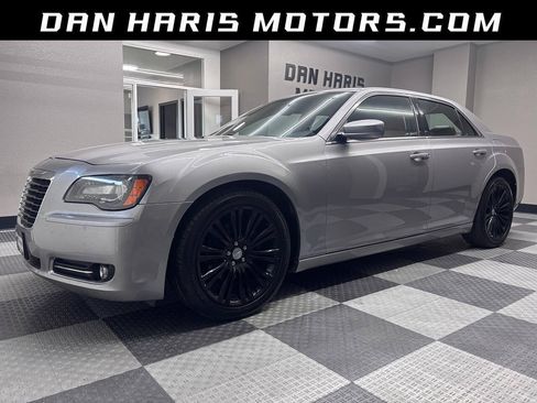 Used 2013 Chrysler 300 S RWD image 1