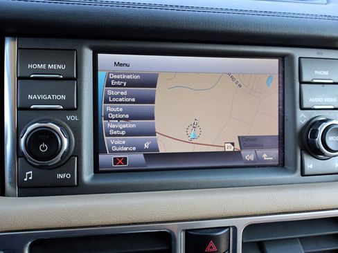 Used 2012 Land Rover Range Rover HSE AWD/4WD image 28