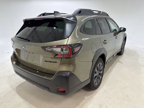 Used 2025 Subaru Outback Onyx Edition image 6