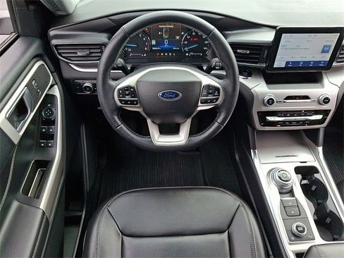 Certified 2022 Ford Explorer XLT w/ Equipment Group 202A image 12