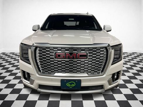 Certified 2021 GMC Yukon Denali w/ Denali Premium Package AWD/4WD image 4