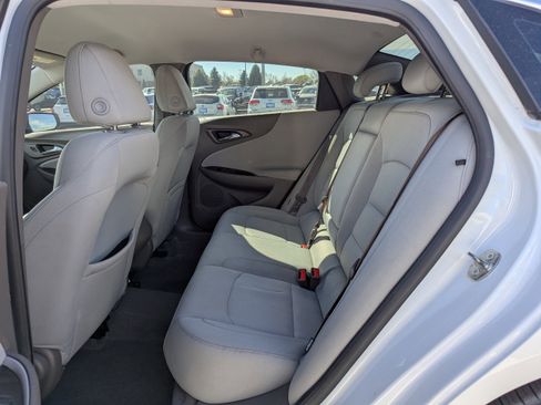 Used 2018 Chevrolet Malibu LS image 29