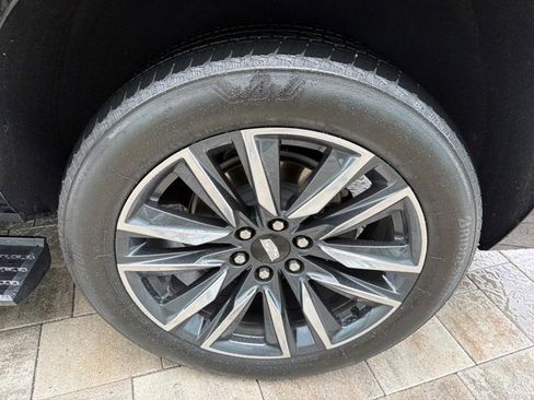 Used 2021 Cadillac Escalade Sport Platinum AWD/4WD image 36