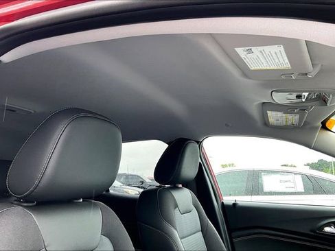 Used 2026 Chevrolet Trax LT w/ LT Convenience Package FWD image 26