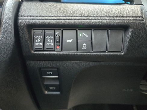 Used 2025 Honda Odyssey Touring image 16