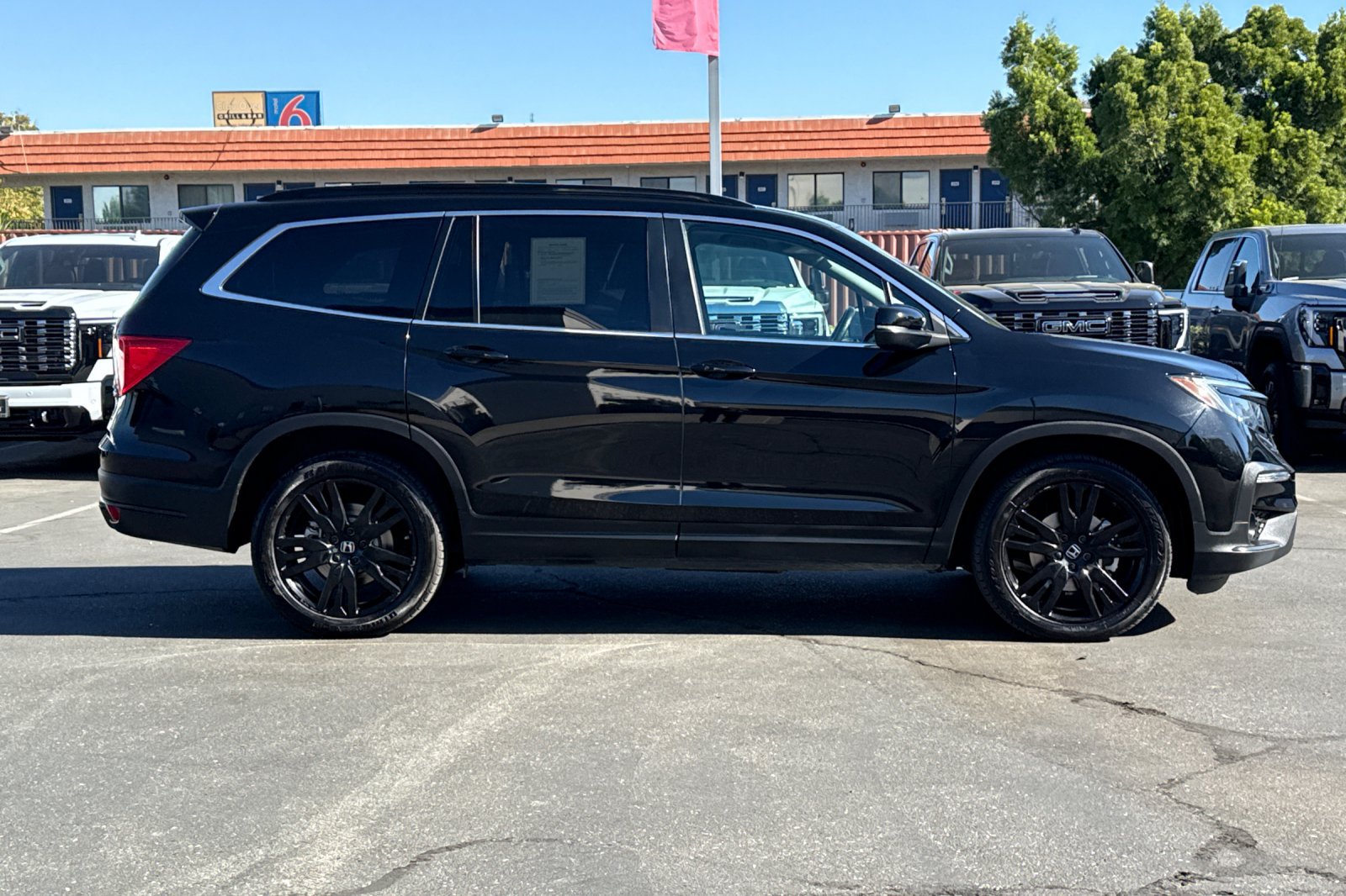 Used 2021 Honda Pilot Special Edition image 2