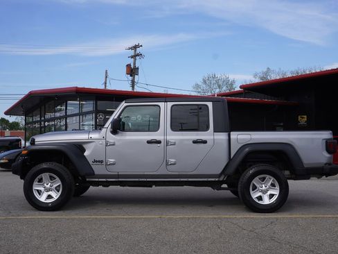 Used 2020 Jeep Gladiator Sport w/ Quick Order Package 24S image 4
