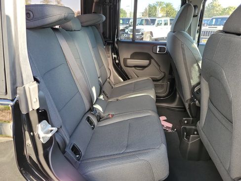 New 2026 Jeep Gladiator Sport AWD/4WD image 18