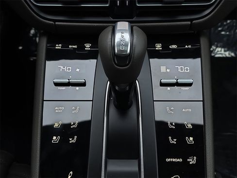 Used 2024 Porsche Macan S image 27