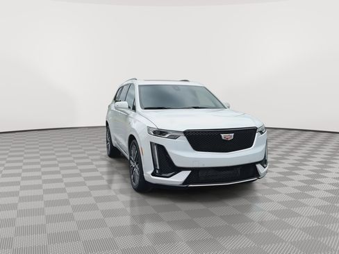 Certified 2025 Cadillac XT6 Sport w/ Technology Package AWD/4WD image 3