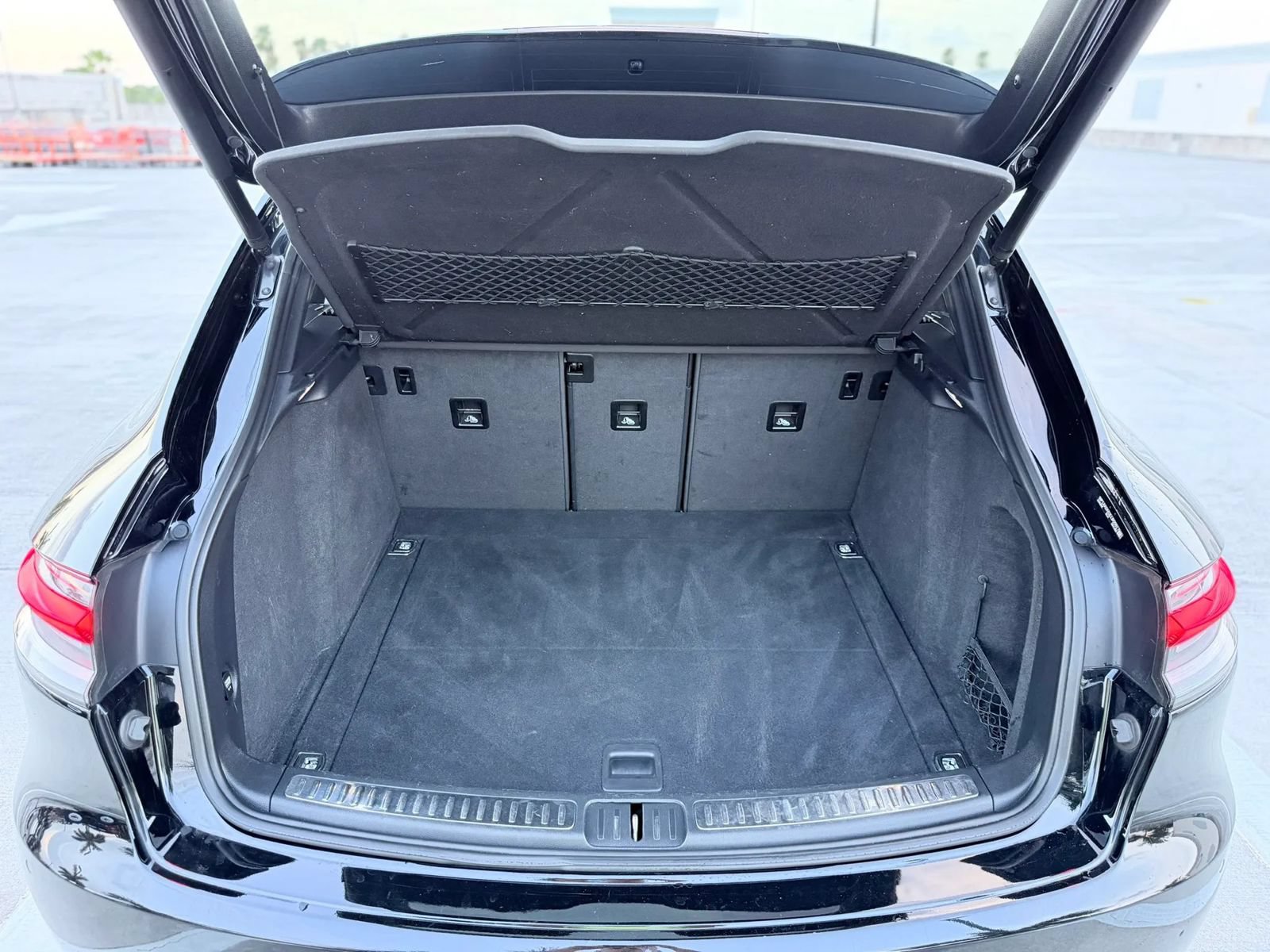 Used 2020 Porsche Macan AWD/4WD image 41