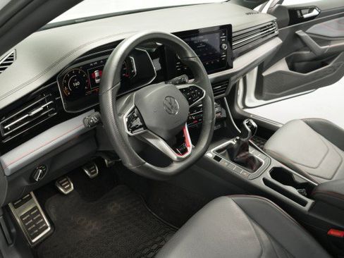 Used 2025 Volkswagen Jetta GLI Autobahn FWD image 23