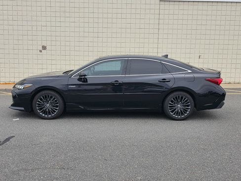 Used 2021 Toyota Avalon XSE FWD image 4