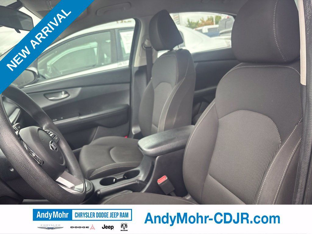Used 2019 Kia Forte LXS FWD image 11