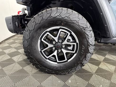 Used 2025 Jeep Wrangler Unlimited Rubicon AWD/4WD image 10