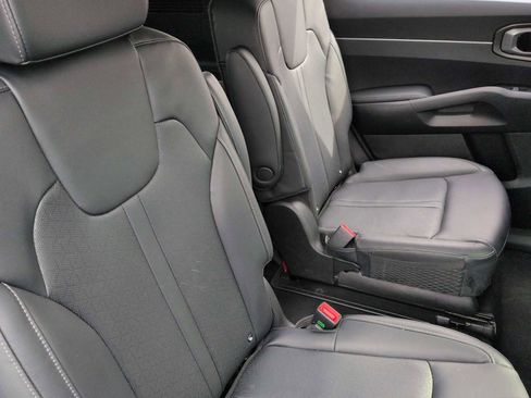 Used 2023 Kia Sorento EX w/ Panoramic Sunroof Package image 21