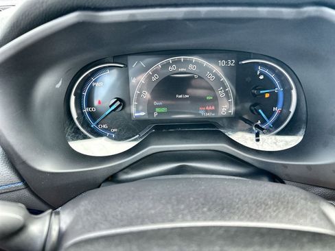 Used 2025 Toyota RAV4 XSE AWD/4WD image 30