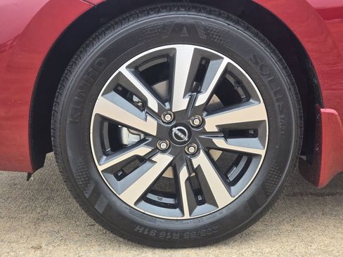 New 2025 Nissan Versa SV image 11