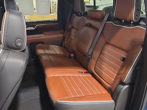 Used 2025 GMC Sierra 2500 Denali Ultimate image 7