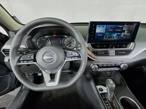 New 2026 Nissan Altima 2.5 SR FWD image 10