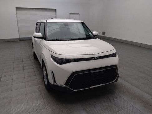 Used 2025 Kia Soul LX image 14