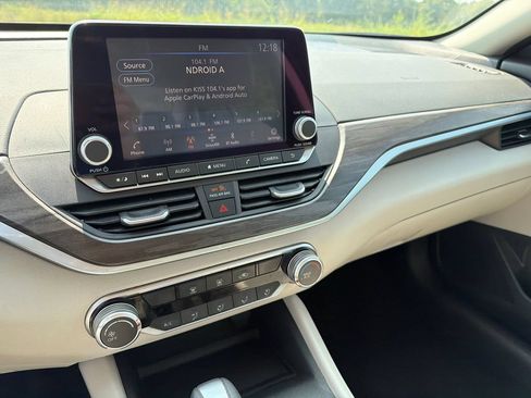 Used 2025 Nissan Altima 2.5 SV FWD image 28