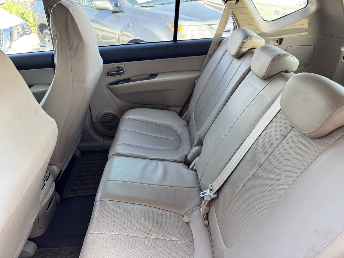 Used 2007 Kia Rondo EX w/ Premium Pkg FWD image 30