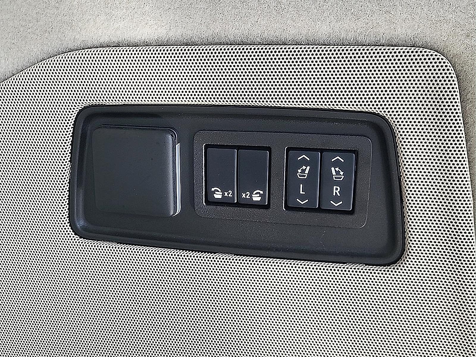 Certified 2025 Cadillac Escalade Sport Platinum AWD/4WD image 36