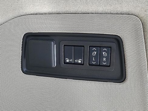 Used 2025 Cadillac Escalade Sport Platinum AWD/4WD image 36