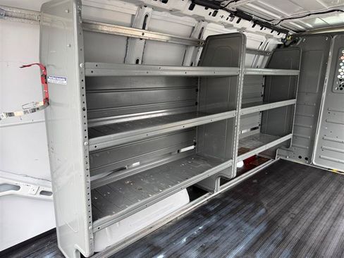 Used 2020 Chevrolet Express 3500 RWD image 21