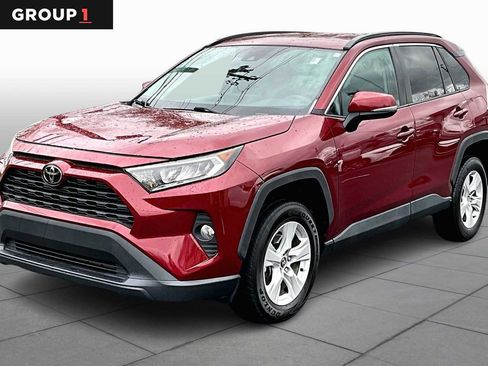 Used 2020 Toyota RAV4 XLE image 1