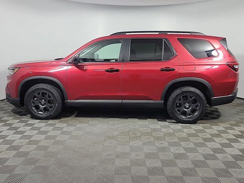 Certified 2023 Honda Pilot TrailSport image 11