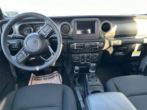 New 2023 Jeep Gladiator Willys image 22