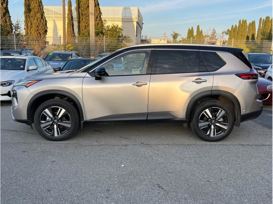 Certified 2025 Nissan Rogue SL AWD/4WD image 7