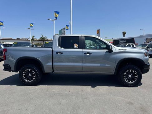 Used 2024 Chevrolet Silverado 1500 ZR2 w/ Technology Package image 4