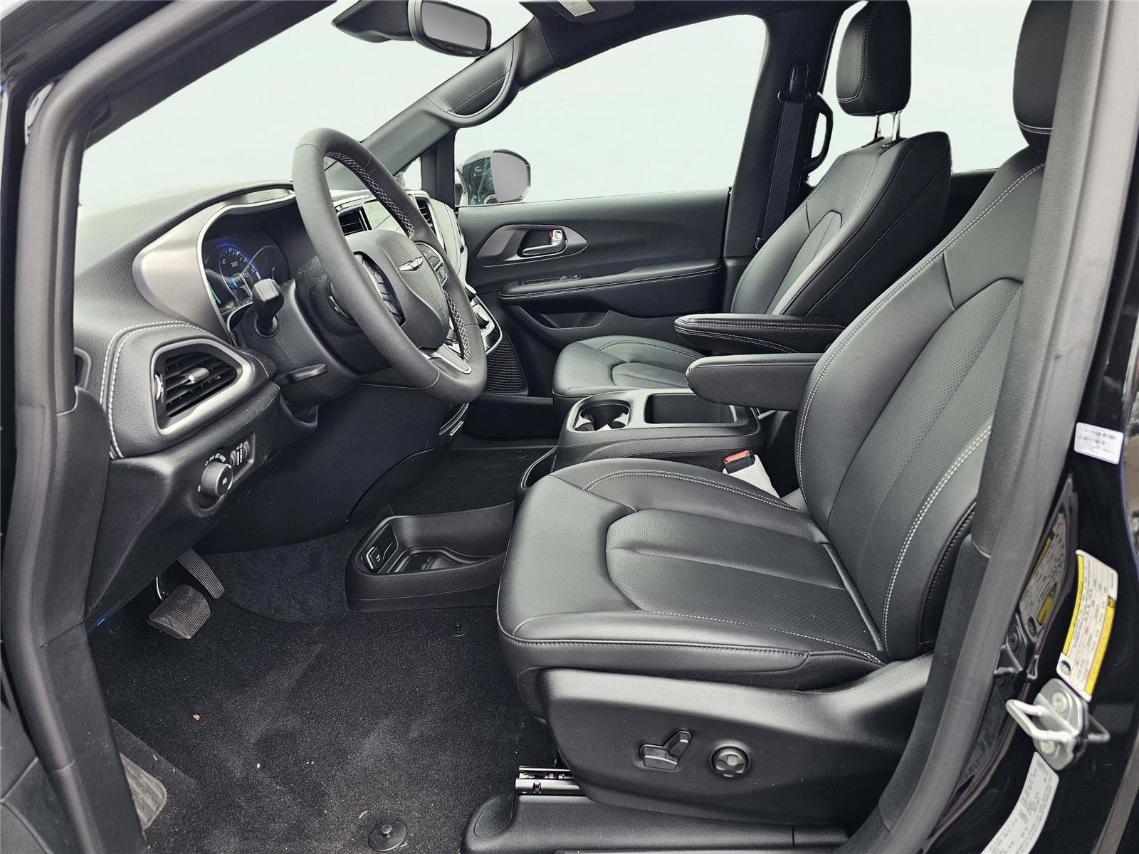New 2026 Chrysler Pacifica Select FWD image 16