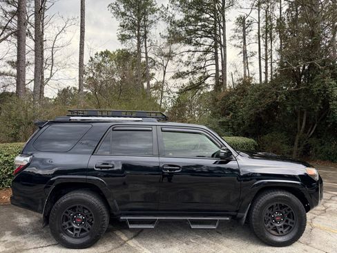 Used 2018 Toyota 4Runner TRD Off-Road image 10