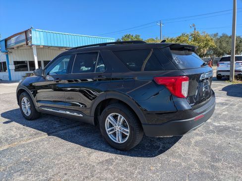 Used 2022 Ford Explorer XLT w/ Equipment Group 202A AWD/4WD image 6