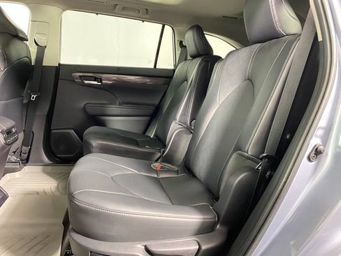 Used 2023 Toyota Highlander Platinum AWD/4WD image 27