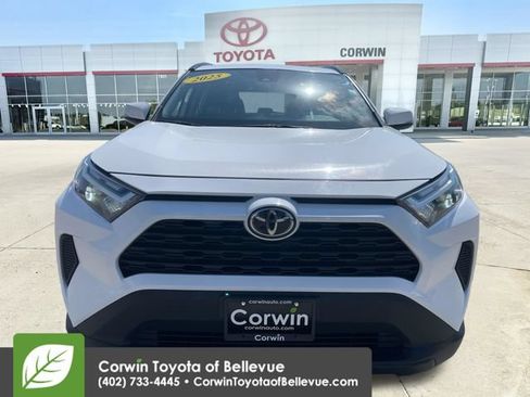 Used 2025 Toyota RAV4 XLE AWD/4WD image 8
