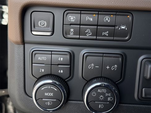 New 2026 Chevrolet Suburban High Country image 20