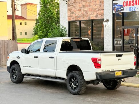 Used 2017 Nissan Titan S AWD/4WD image 10